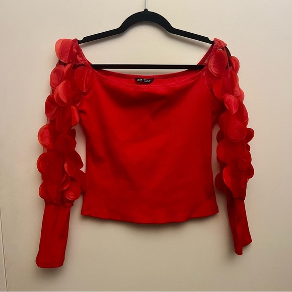 NWOT Shein Red Long Sleeve Cropped Top Size M - Picture 1 of 8